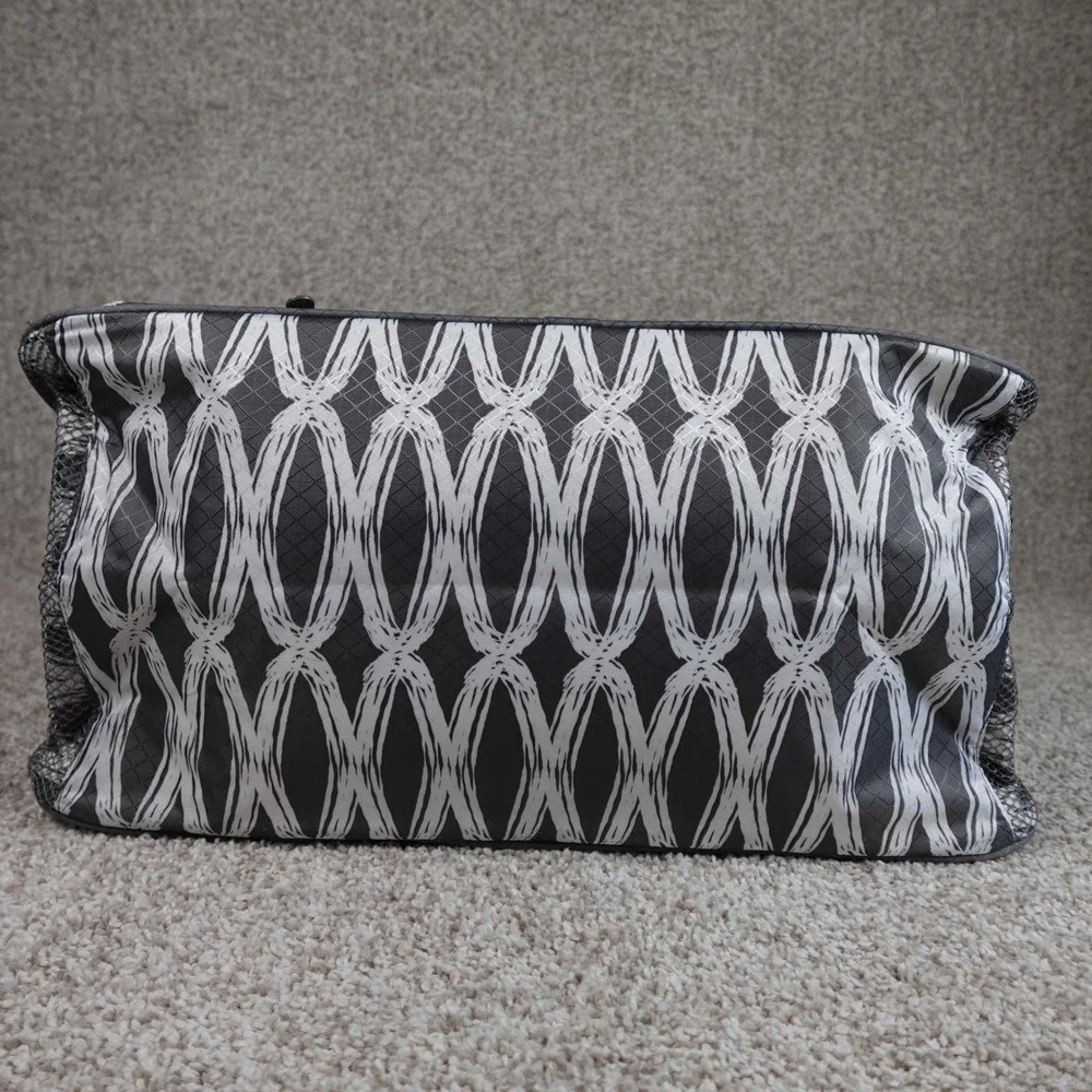 Thirty-One All-in Tote Duffel Bag Grey White Geometric‎ Link Weekender Carry-On